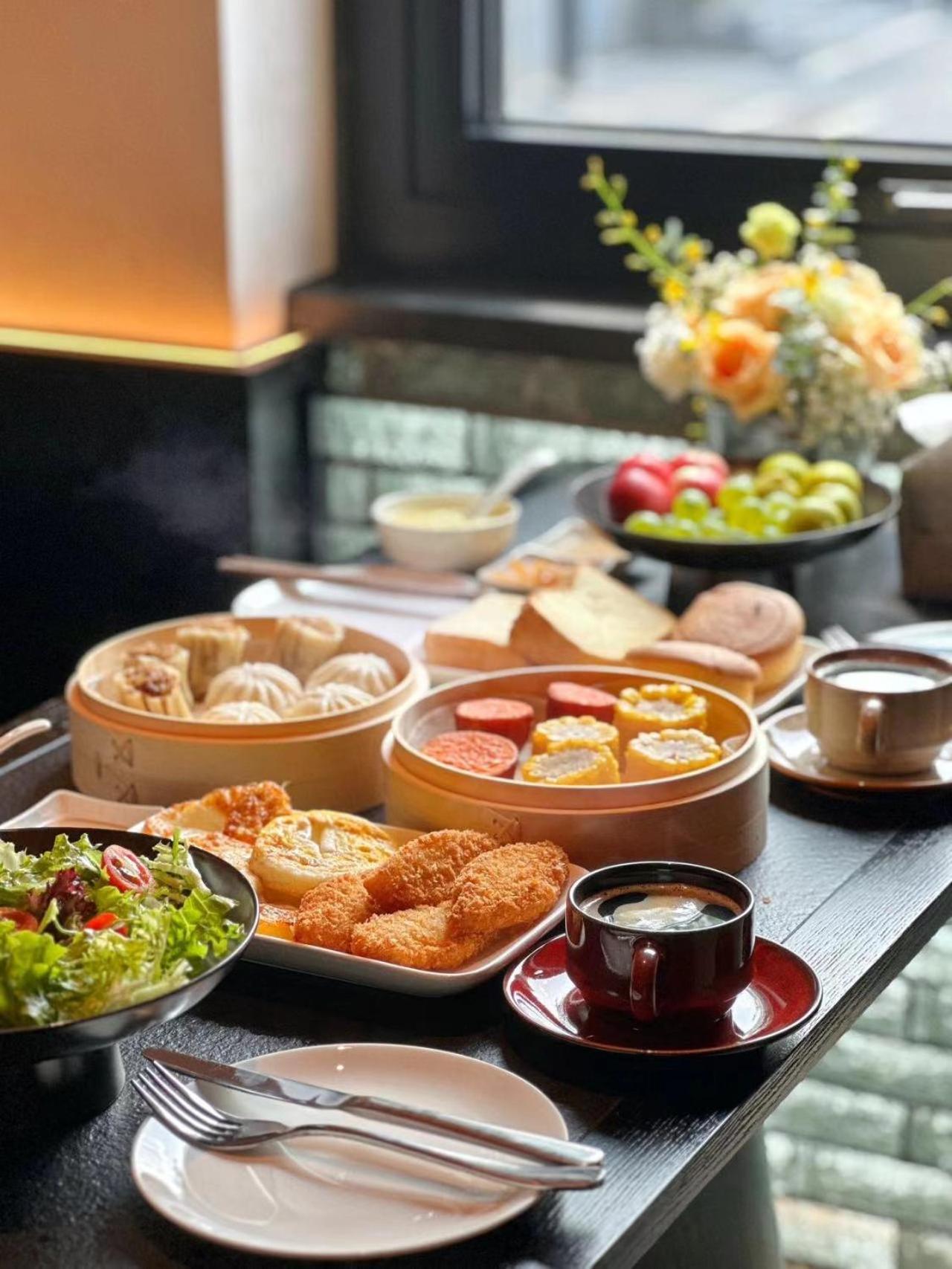 Happy Dragon Courtyard- Newly Renovated With French Windows, Near Tian'Anmen Forbidden City,Lama Temple And Heaven Temple, 3Minutes Walk From Subway,Fluent English Speaking With Tourist Sights Tickets Service ,Free Coffee &Laundry Service Pékin  Extérieur photo