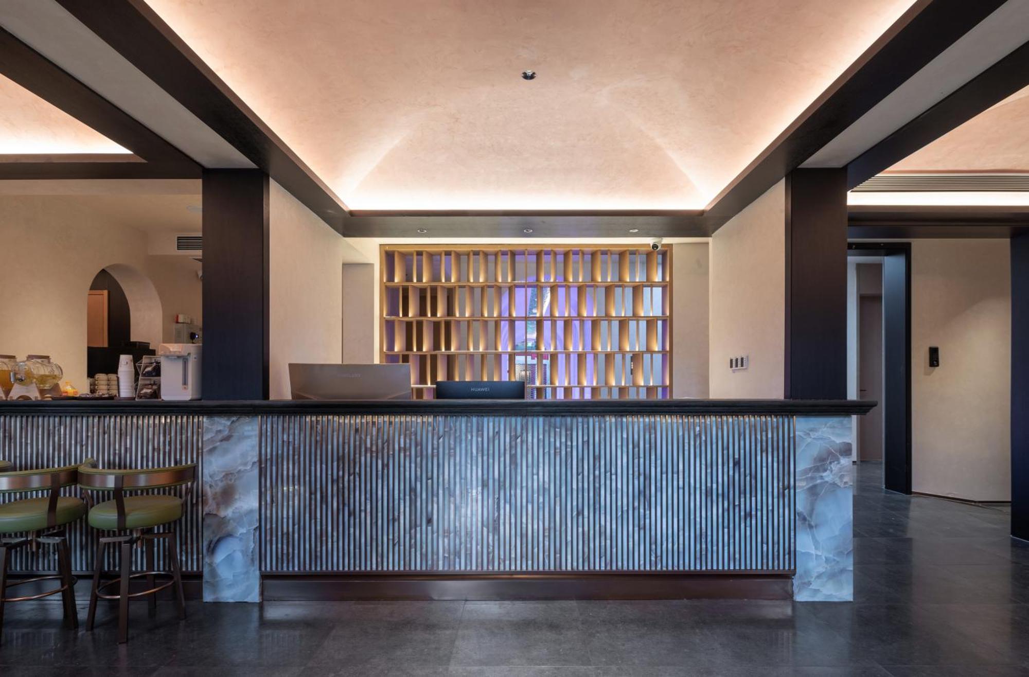 Happy Dragon Courtyard- Newly Renovated With French Windows, Near Tian'Anmen Forbidden City,Lama Temple And Heaven Temple, 3Minutes Walk From Subway,Fluent English Speaking With Tourist Sights Tickets Service ,Free Coffee &Laundry Service Pékin  Extérieur photo