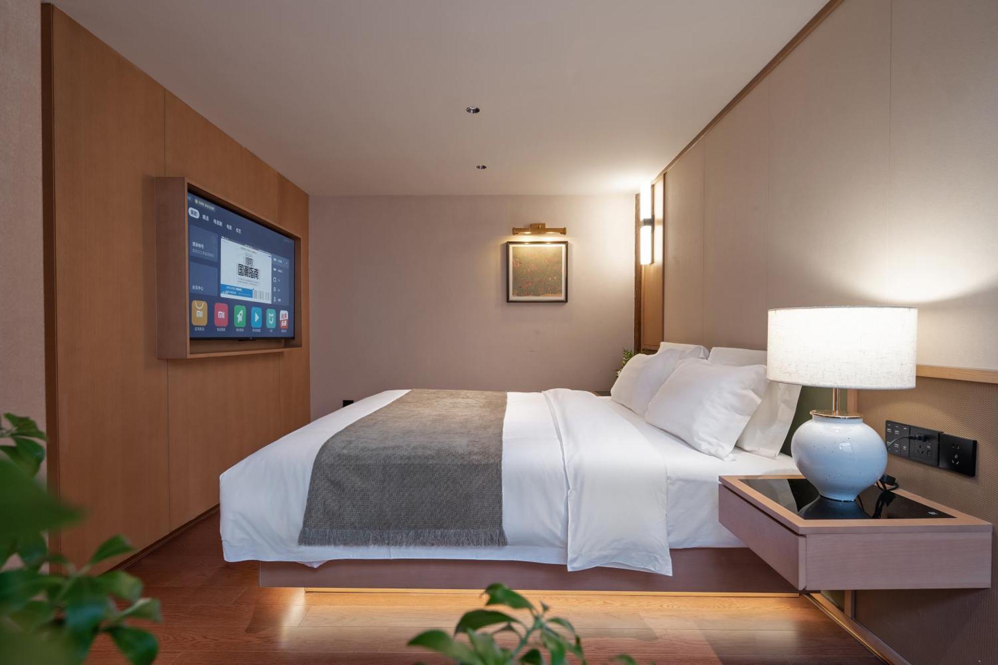 Happy Dragon Courtyard- Newly Renovated With French Windows, Near Tian'Anmen Forbidden City,Lama Temple And Heaven Temple, 3Minutes Walk From Subway,Fluent English Speaking With Tourist Sights Tickets Service ,Free Coffee &Laundry Service Pékin  Extérieur photo