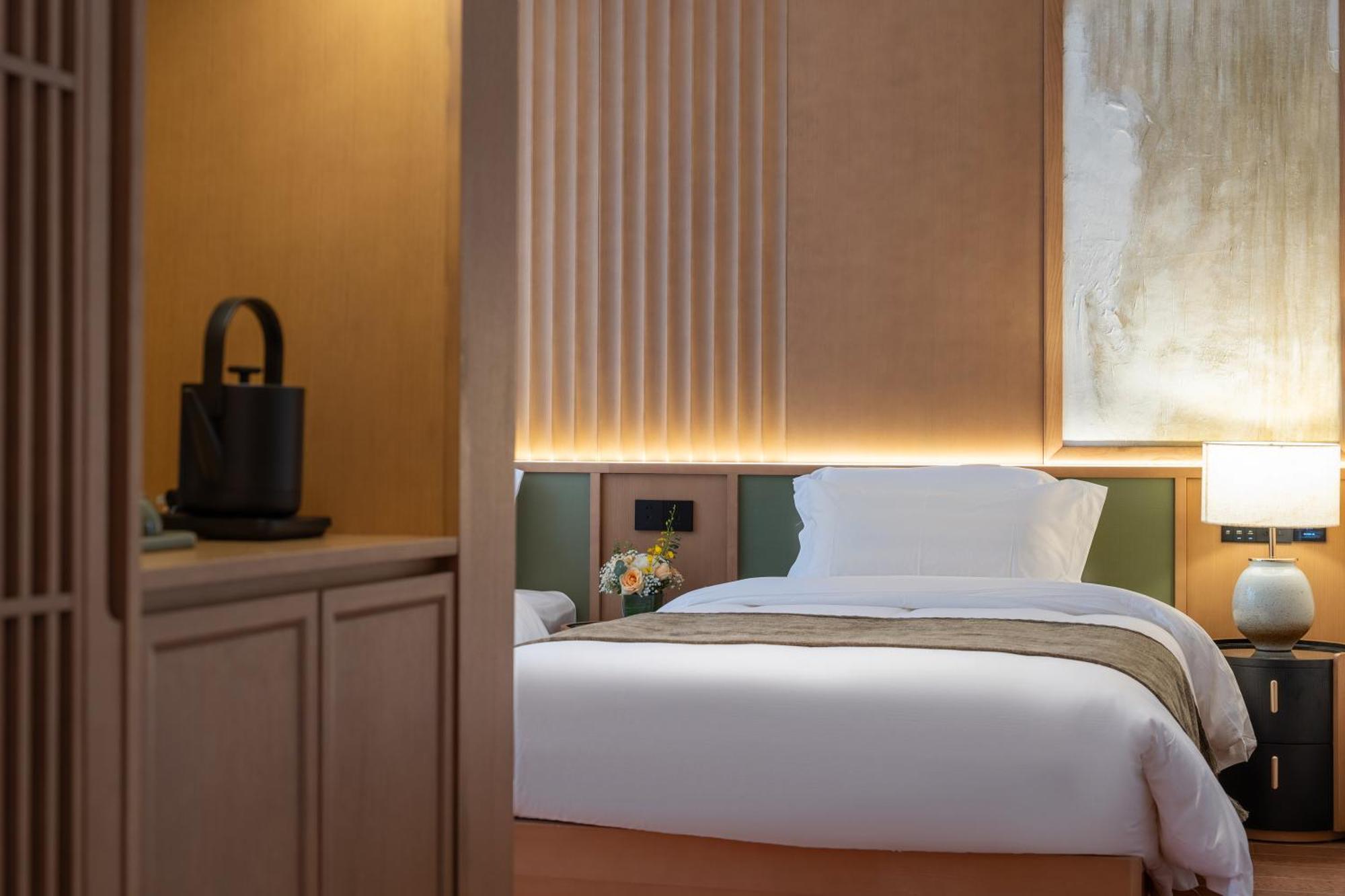 Happy Dragon Courtyard- Newly Renovated With French Windows, Near Tian'Anmen Forbidden City,Lama Temple And Heaven Temple, 3Minutes Walk From Subway,Fluent English Speaking With Tourist Sights Tickets Service ,Free Coffee &Laundry Service Pékin  Extérieur photo