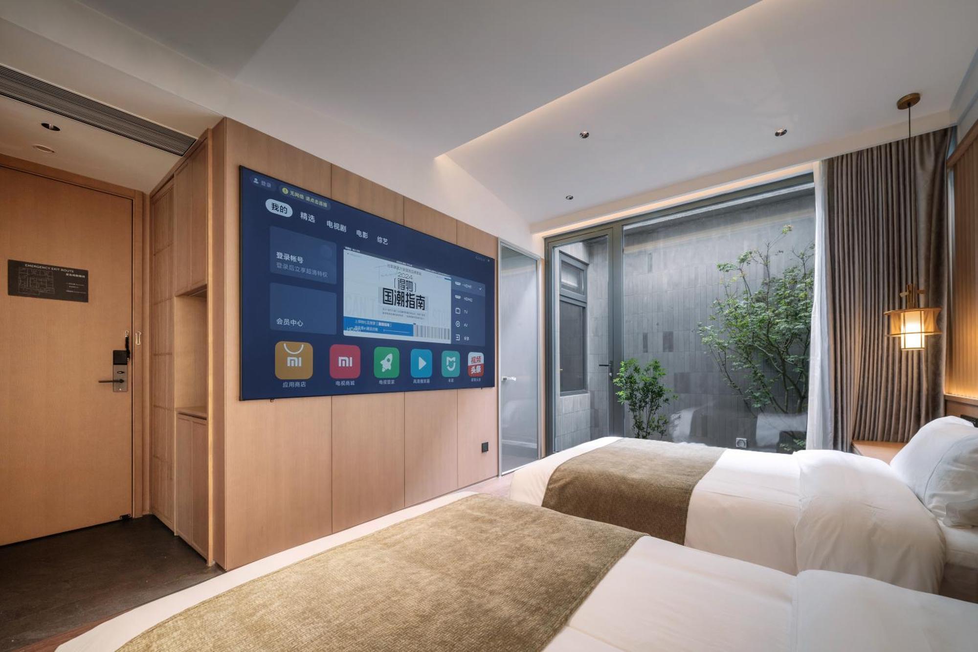 Happy Dragon Courtyard- Newly Renovated With French Windows, Near Tian'Anmen Forbidden City,Lama Temple And Heaven Temple, 3Minutes Walk From Subway,Fluent English Speaking With Tourist Sights Tickets Service ,Free Coffee &Laundry Service Pékin  Extérieur photo