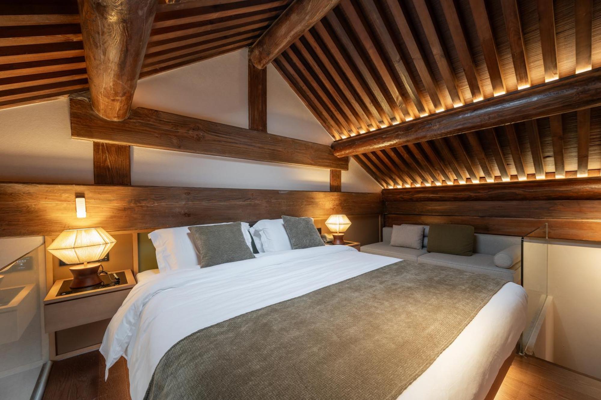 Happy Dragon Courtyard- Newly Renovated With French Windows, Near Tian'Anmen Forbidden City,Lama Temple And Heaven Temple, 3Minutes Walk From Subway,Fluent English Speaking With Tourist Sights Tickets Service ,Free Coffee &Laundry Service Pékin  Extérieur photo
