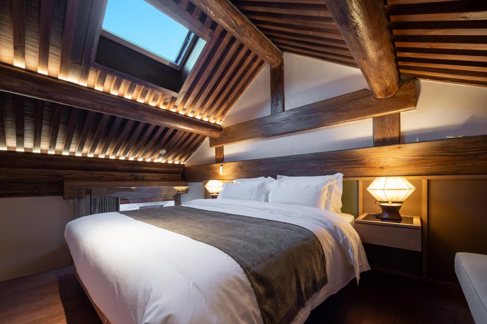 Happy Dragon Courtyard- Newly Renovated With French Windows, Near Tian'Anmen Forbidden City,Lama Temple And Heaven Temple, 3Minutes Walk From Subway,Fluent English Speaking With Tourist Sights Tickets Service ,Free Coffee &Laundry Service Pékin  Extérieur photo