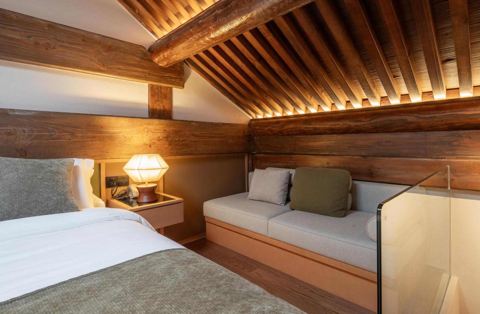 Happy Dragon Courtyard- Newly Renovated With French Windows, Near Tian'Anmen Forbidden City,Lama Temple And Heaven Temple, 3Minutes Walk From Subway,Fluent English Speaking With Tourist Sights Tickets Service ,Free Coffee &Laundry Service Pékin  Extérieur photo
