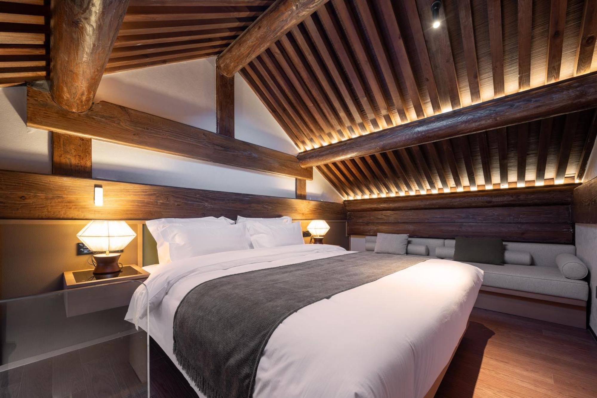 Happy Dragon Courtyard- Newly Renovated With French Windows, Near Tian'Anmen Forbidden City,Lama Temple And Heaven Temple, 3Minutes Walk From Subway,Fluent English Speaking With Tourist Sights Tickets Service ,Free Coffee &Laundry Service Pékin  Extérieur photo