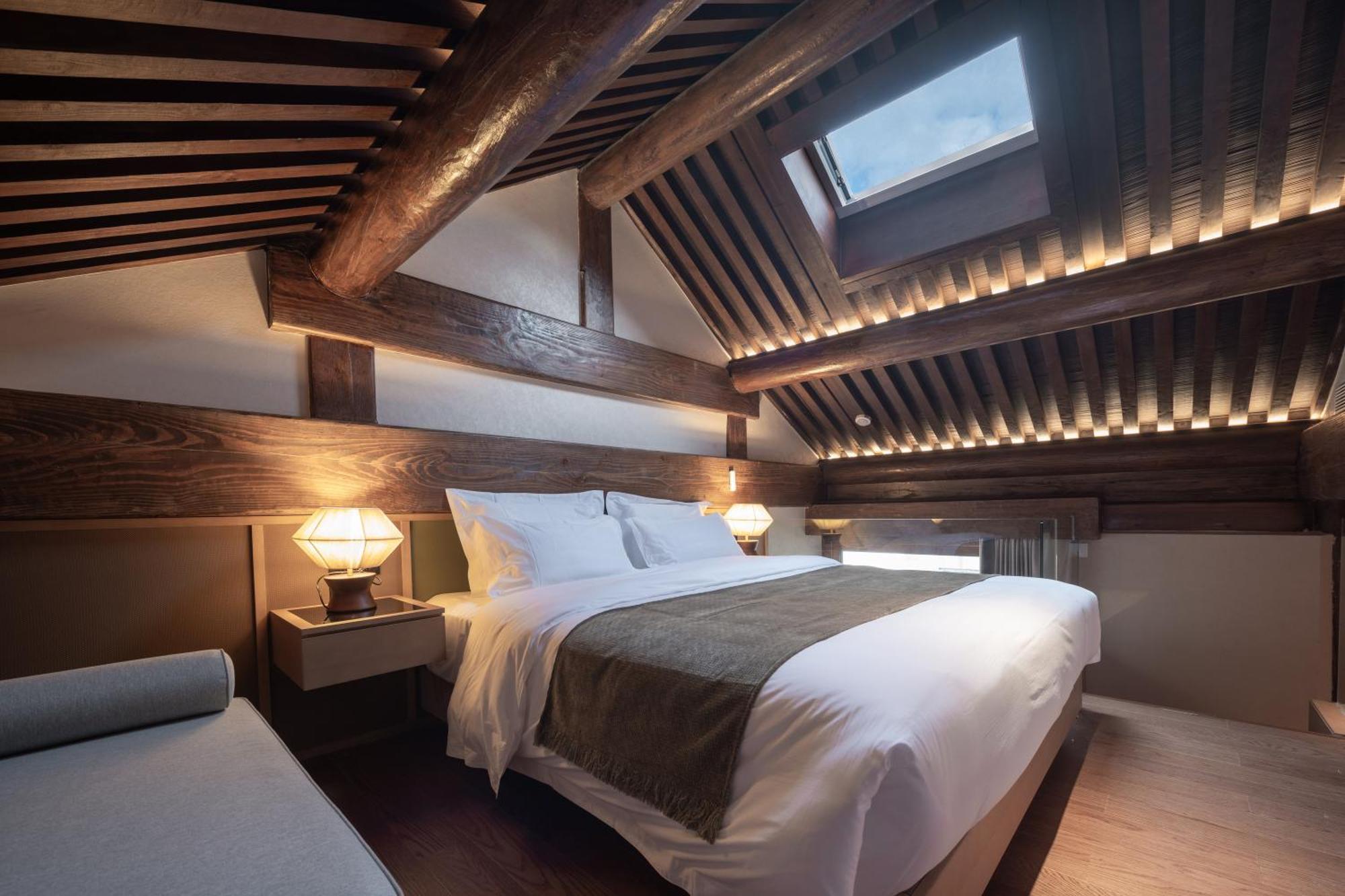 Happy Dragon Courtyard- Newly Renovated With French Windows, Near Tian'Anmen Forbidden City,Lama Temple And Heaven Temple, 3Minutes Walk From Subway,Fluent English Speaking With Tourist Sights Tickets Service ,Free Coffee &Laundry Service Pékin  Extérieur photo