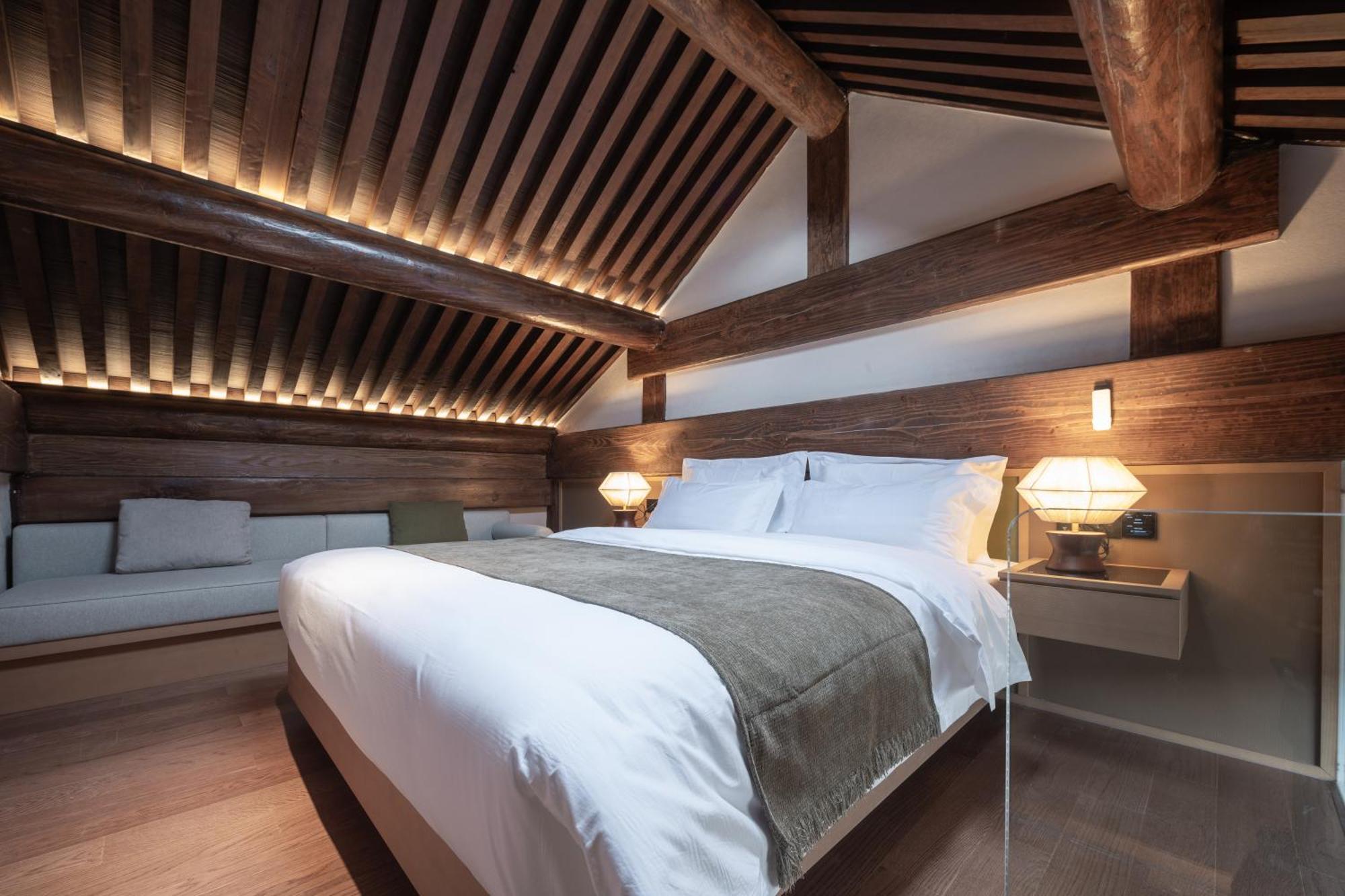 Happy Dragon Courtyard- Newly Renovated With French Windows, Near Tian'Anmen Forbidden City,Lama Temple And Heaven Temple, 3Minutes Walk From Subway,Fluent English Speaking With Tourist Sights Tickets Service ,Free Coffee &Laundry Service Pékin  Extérieur photo